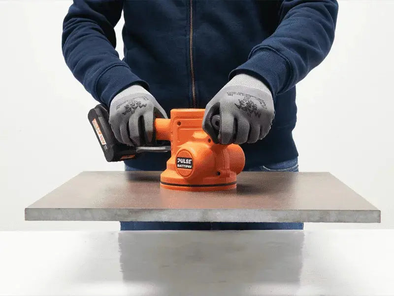 PULSE Vibratore professionale a batteria Attrezziamoci Pavimentisti Attrezziamoci