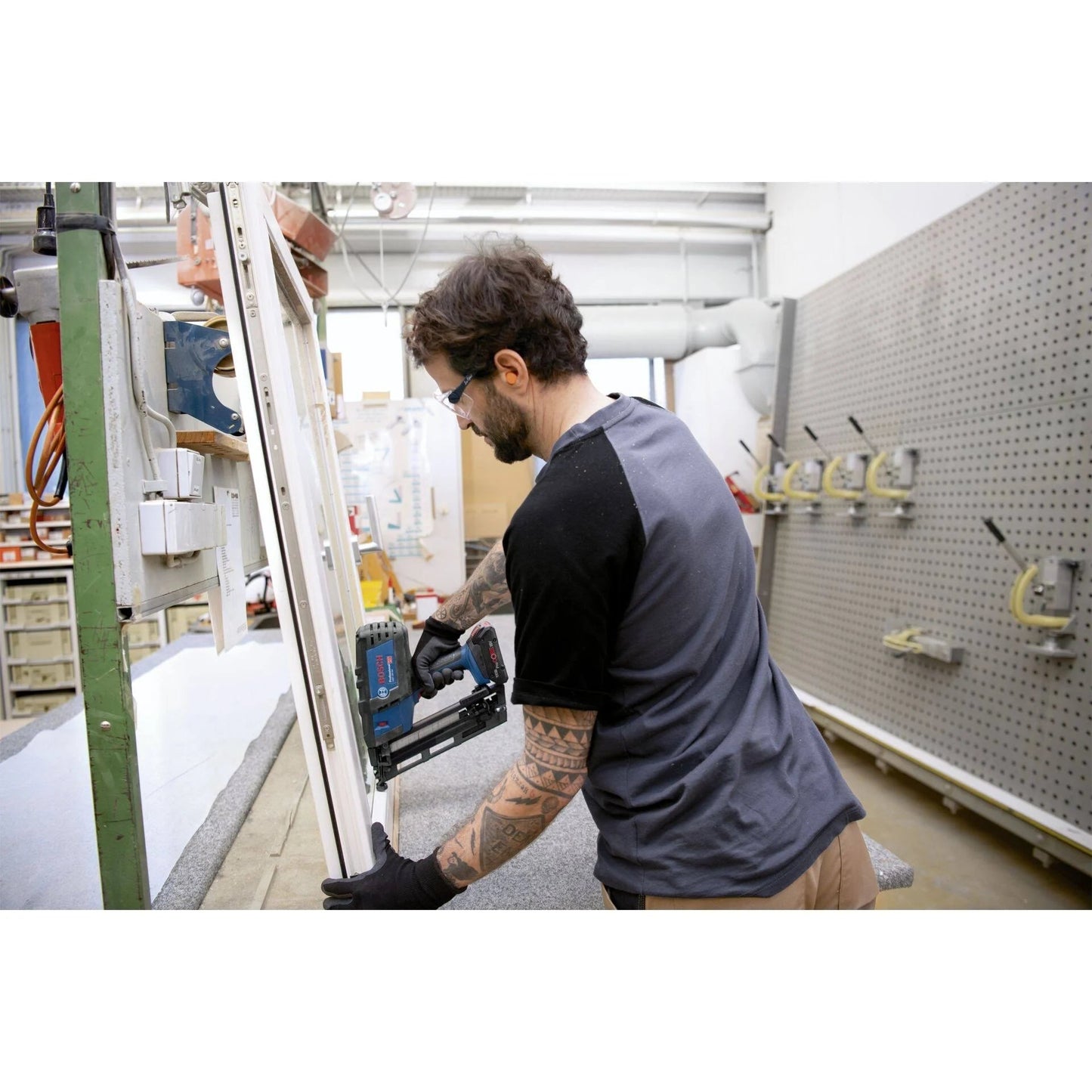 BOSCH Chiodatrice a batteria GNH 18v-64 M Attrezziamoci  Attrezziamoci