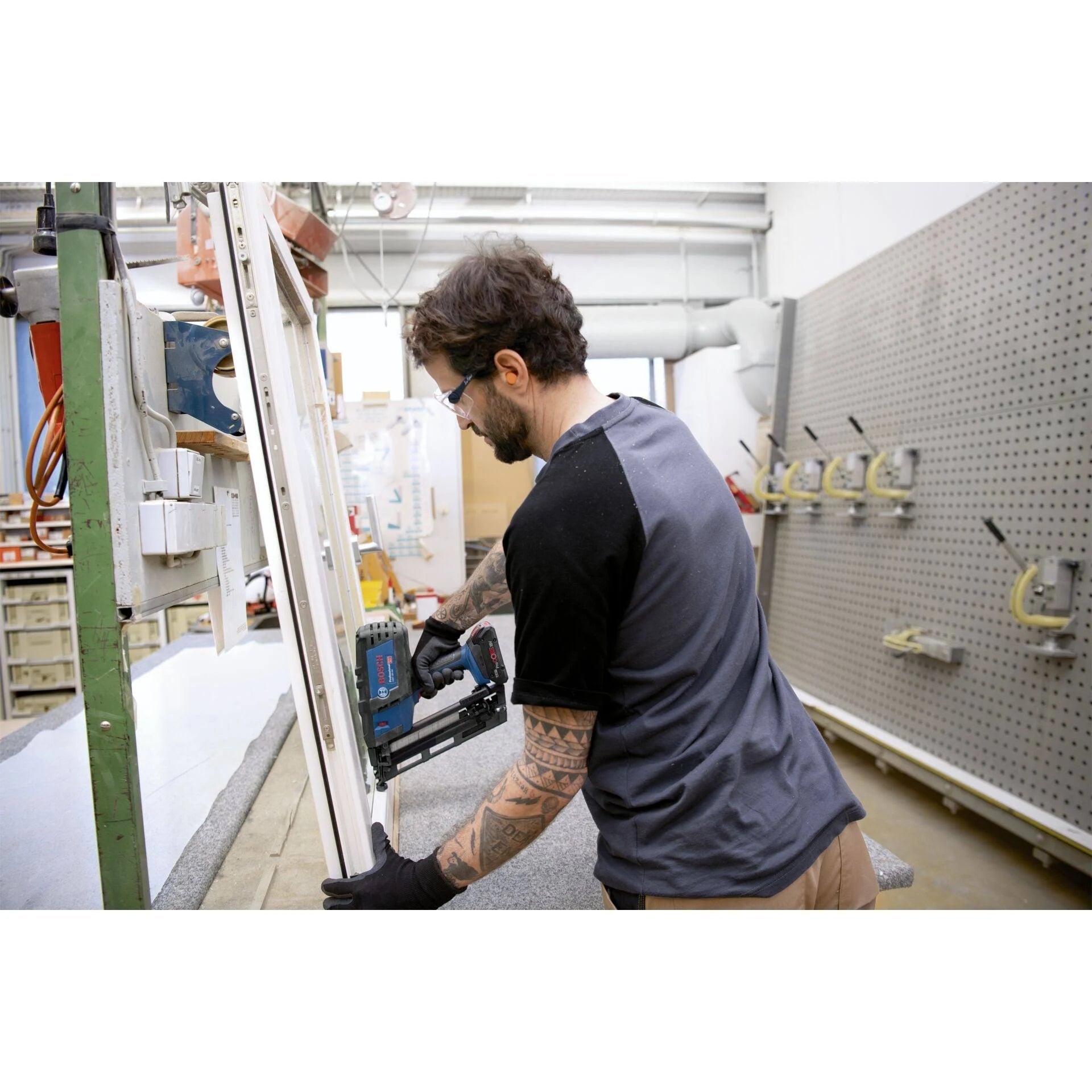 BOSCH Chiodatrice a batteria GNH 18v-64 M Attrezziamoci  Attrezziamoci