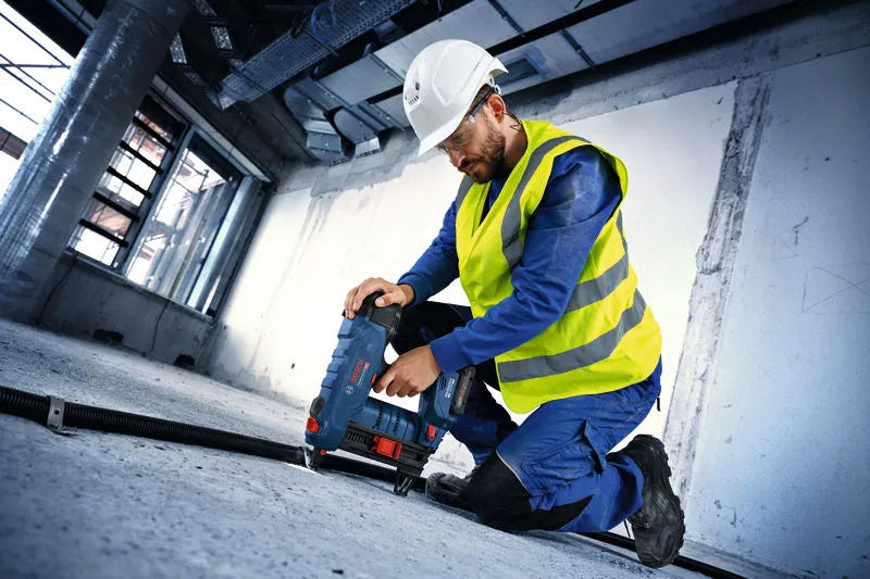 BOSCH Chiodatrice a batteria GNB 18V-40 Attrezziamoci  Attrezziamoci