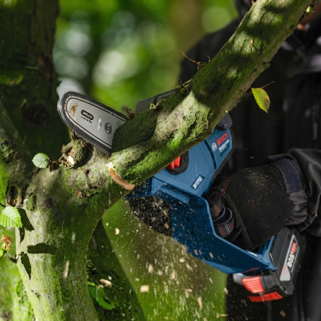 BOSCH GKE 18V-20 - Potatore a batteria Bosch Elettroutensili Attrezziamoci