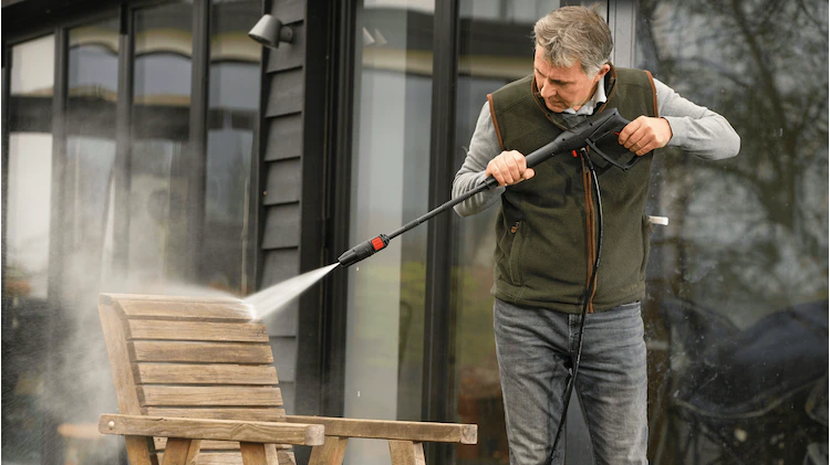 BOSCH Universal Aquatak 135
