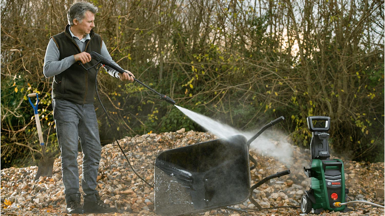 BOSCH Universal Aquatak 135