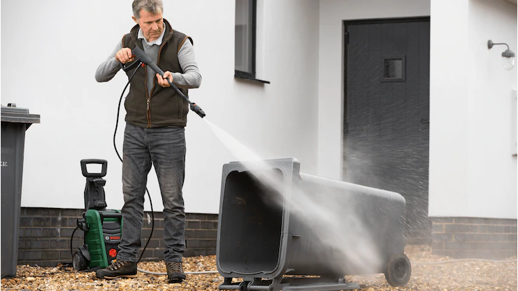 BOSCH Universal Aquatak 135